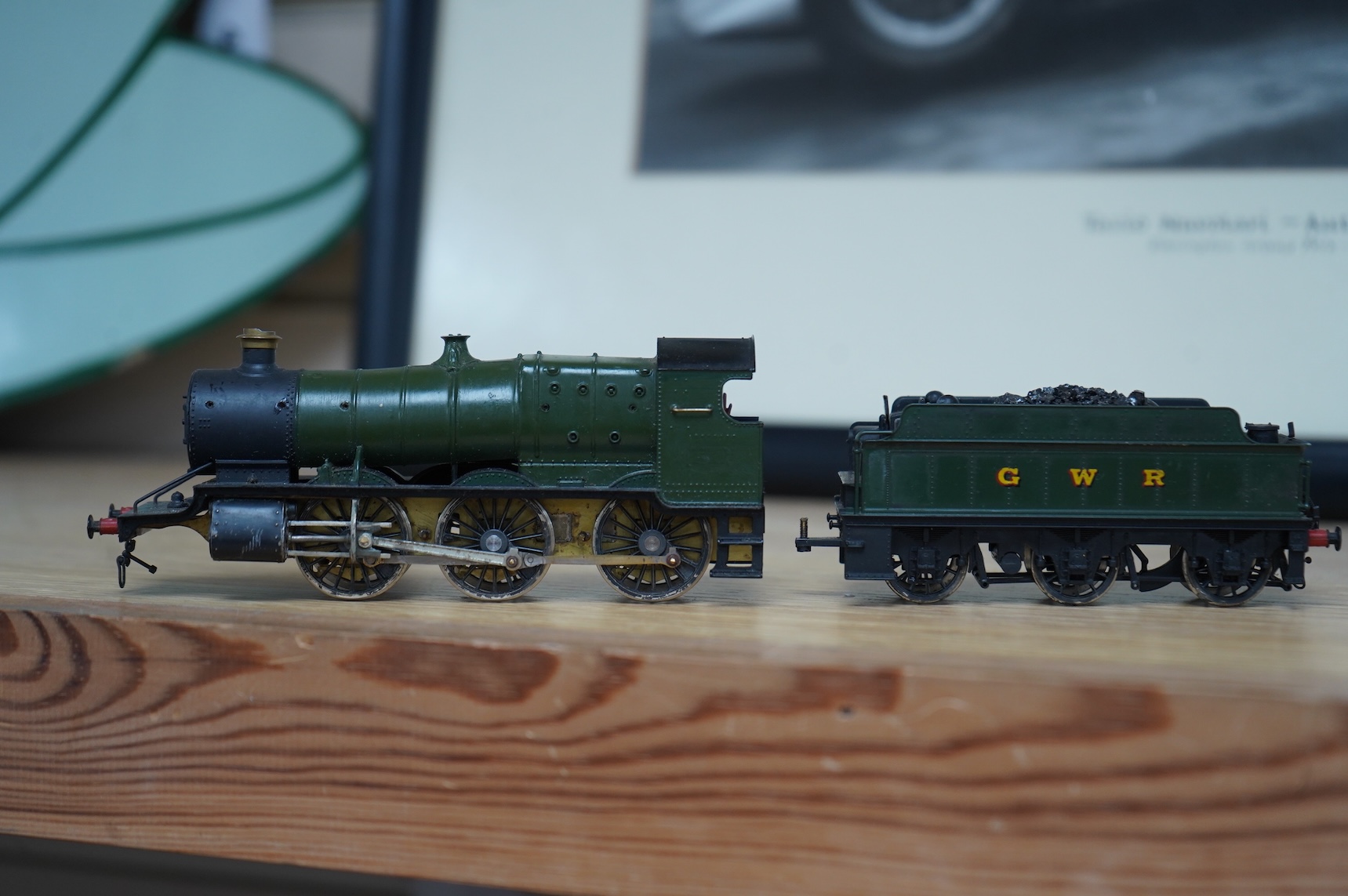Four scratch/kit built EM gauge brass and white metal Southern Railway Class Q1 0-6-0 locomotives, all in various states of construction
